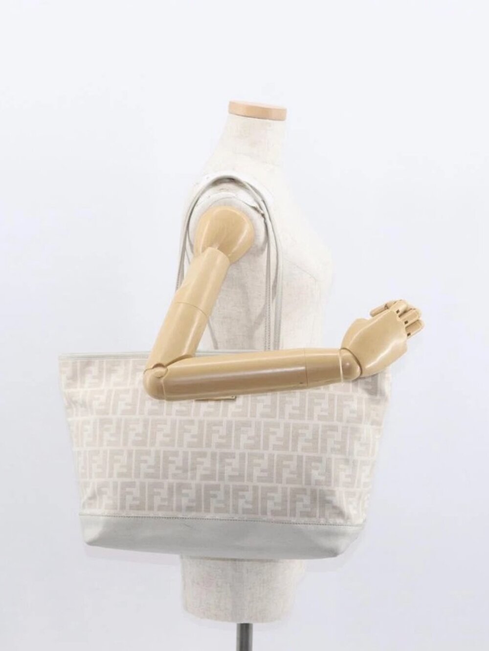 FENDI Zucca Canvas Tote Bag Beige Gold Auth ka1157 - Picture 1 of 16